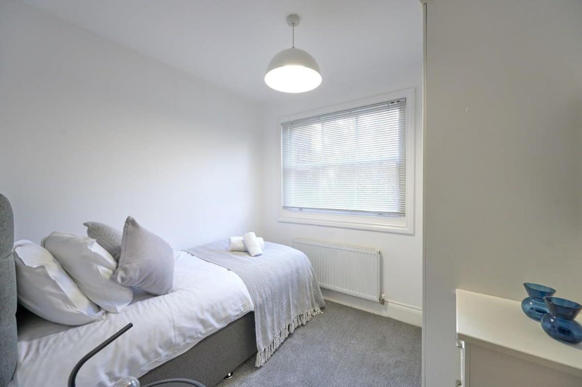 A Stylish Apartment With Parking In Preston Preston  Exterior foto