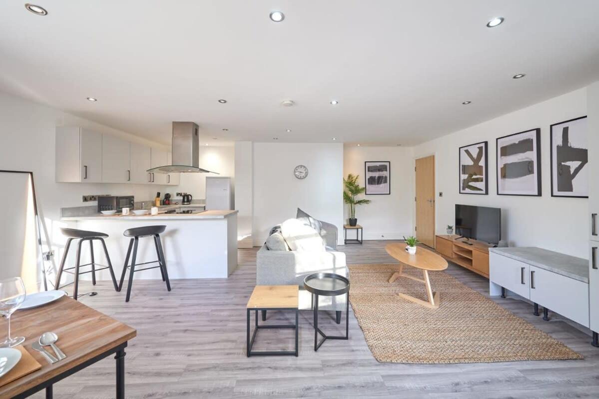 A Stylish Apartment With Parking In Preston Preston  Exterior foto
